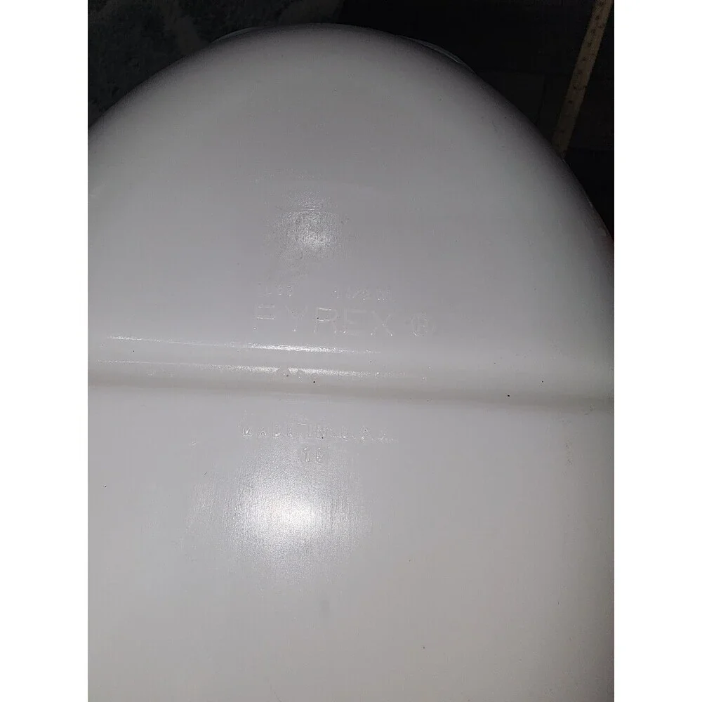 Vintage Pyrex 1 1/2 Quart Oval Divided White Milk Glass Baking Serving Dish 1063